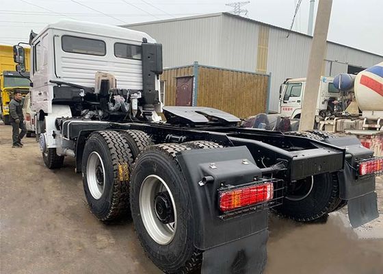 Euro3 트럭 트랙터 머리 디젤 엔진 샤크만 F3000 6*4 380HP - 420HP